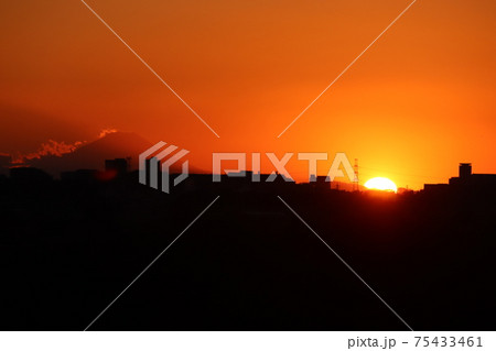 日の落ちる瞬間 75433461