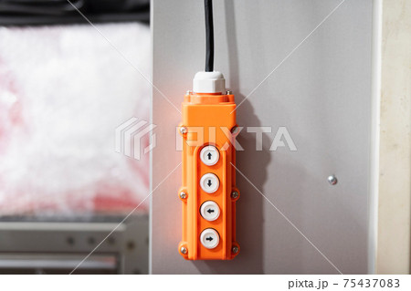 クレーンのリモコン 75437083