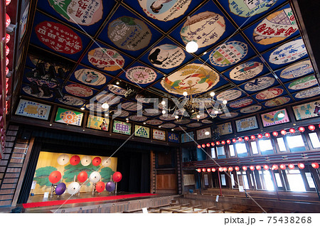 芝居小屋の情緒　八千代座 75438268