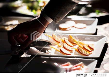 洋食ディナー　バイキング　ビュッフェ 75438555