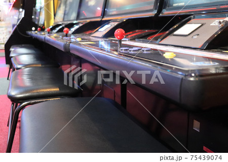 ゲームセンター 75439074