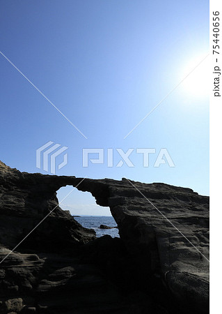 城ヶ島の海岸線 75440656