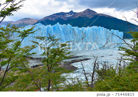 ロスグラシアレス・ペリトモレノ・氷河 75440815
