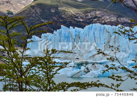 ロスグラシアレス・ペリトモレノ・氷河 75440846