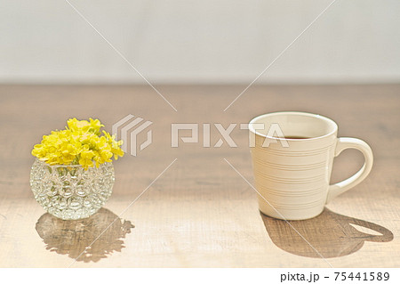 コーヒーカップのイメージ素材 コーヒーカップのイメージ素材 75441589