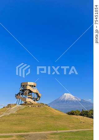 静岡田子の浦 富士山ドラゴンタワーの風景の写真素材