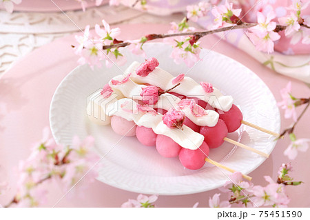 手作りさくら団子 おうちでお花見 ティータイム 手作りさくら団子 おうちでお花見 ティータイム 75451590