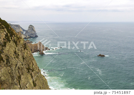 Cabo da Roca, Portugal , cliffs over Atlantic Ocean. 75451897