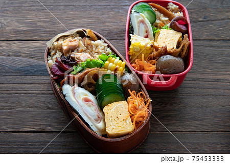 手作り弁当 2つ 炊き込みご飯の写真素材
