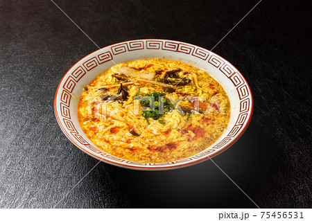 酸辣湯麺 Hot and sour soup noodles 75456531