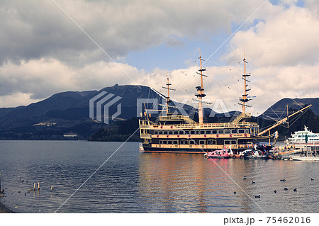 箱根・芦ノ湖 75462016