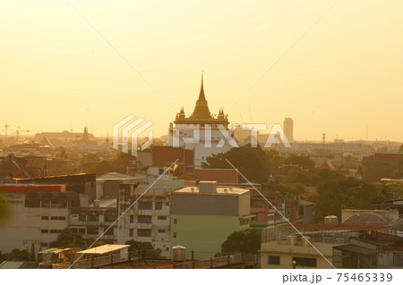 タイ国バンコクにある黄金の丘寺院「ワット・サケット(Wat Saket)」 75465339