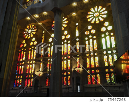 スペイン バルセロナ サグラダ・ファミリア 内部 ステンドグラス / Sagrada Família 75467268