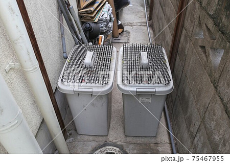 猫よけシート ゴミ箱に設置 猫よけシート ゴミ箱に設置 75467955