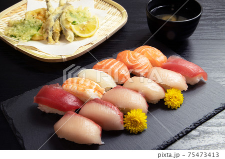 握り寿司 75473413