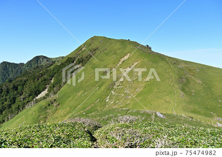 四国で最も美しい山「三嶺(みうね)」大タオ 四国で最も美しい山「三嶺(みうね)」大タオ 75474982