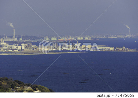 万葉の岬からの播磨臨海工業地帯 兵庫県相生市 万葉の岬からの播磨臨海工業地帯 兵庫県相生市 75475058