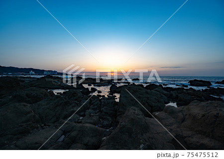 野島崎、最南端の朝焼け 75475512