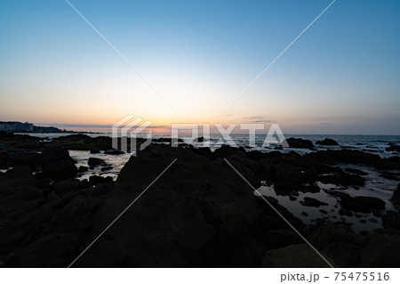 野島崎、最南端の朝焼け 75475516