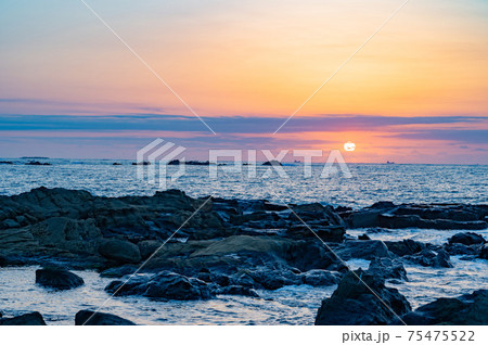 野島崎、最南端の朝焼け 野島崎、最南端の朝焼け 75475522