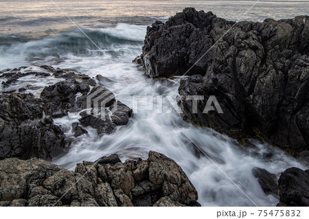 雄武町日の出岬の海岸の風景 75475832