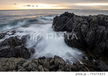 雄武町日の出岬の海岸の風景 75475833