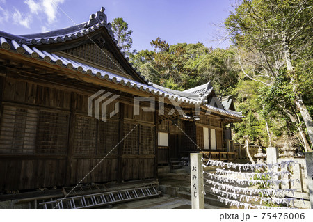 由加神社　拝殿と本殿　岡山県和気町 75476006