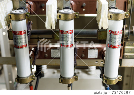 キュービクル式高圧受電装置 高圧交流負荷開閉器LBS ヒューズ キュービクル式高圧受電装置 高圧交流負荷開閉器LBS ヒューズ 75476297