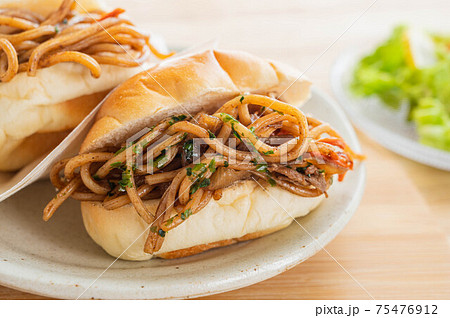 焼きそばサンド 焼きそばサンド 75476912