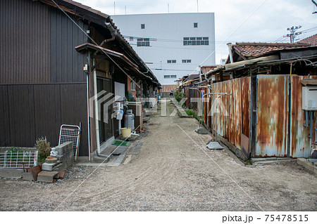 雰囲気のあるビンテージな町並みの風景 雰囲気のあるビンテージな町並みの風景 75478515