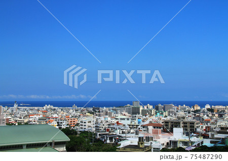 沖縄 浦添市の街並み 俯瞰 沖縄 浦添市の街並み 俯瞰 75487290