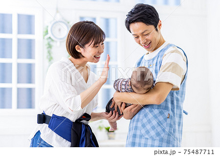保育園 男性 保父 ママ 預ける 保育園 男性 保父 ママ 預ける 75487711