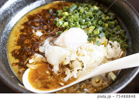 おいしい汁なし担担麺 75488848