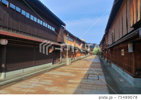 【石川県】晴天下の金沢 ひがし茶屋街 【石川県】晴天下の金沢 ひがし茶屋街 75489078
