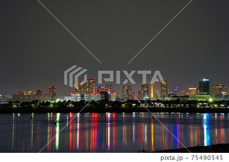 東京湾から見た東京タワー 東京湾から見た東京タワー 75490545