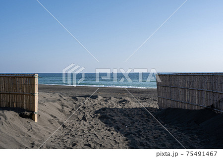 サザンビーチちがさき(茅ヶ崎海水浴場) - 烏帽子岩 サザンビーチちがさき(茅ヶ崎海水浴場) - 烏帽子岩 75491467