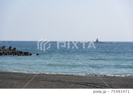 サザンビーチちがさき(茅ヶ崎海水浴場) - 烏帽子岩 75491471