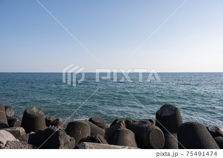 サザンビーチちがさき(茅ヶ崎海水浴場) - 烏帽子岩 サザンビーチちがさき(茅ヶ崎海水浴場) - 烏帽子岩 75491474