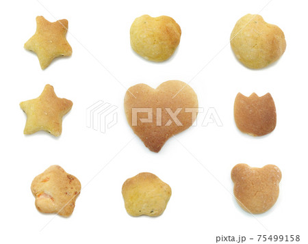 いろいろな形のホームメイド型抜きクッキー 素材 切抜き 白背景の写真素材