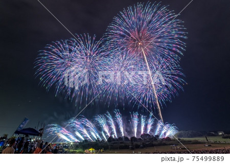 茨城県 常総きぬ川花火大会の花火の写真素材 茨城県 常総きぬ川花火大会の花火の写真素材