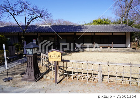 戦国時代に武田信玄の命により山本勘助らによって縄張りがされた、穴城(あなじろ)冬の小諸城址・懐古園 戦国時代に武田信玄の命により山本勘助らによって縄張りがされた、穴城(あなじろ)冬の小諸城址・懐古園 75501354