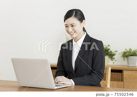 オンライン面接 就活 75502546