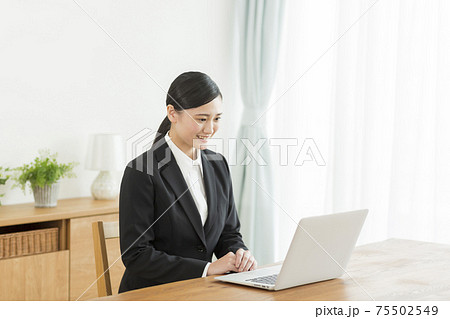 オンライン面接 就活 75502549