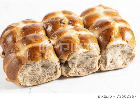 Easter Hot Cross Buns Easter Hot Cross Buns 75502567