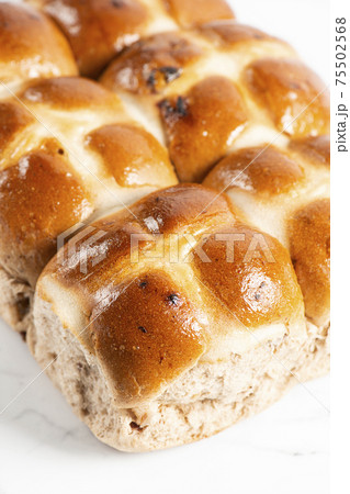 Easter Hot Cross Buns Easter Hot Cross Buns 75502568