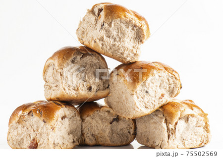 Easter Hot Cross Buns Easter Hot Cross Buns 75502569