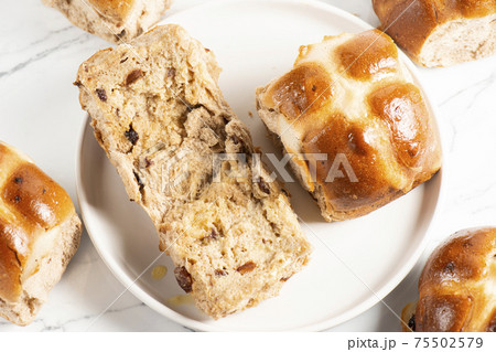 Easter Hot Cross Buns Easter Hot Cross Buns 75502579
