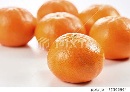 マンダリンオレンジ 75506944