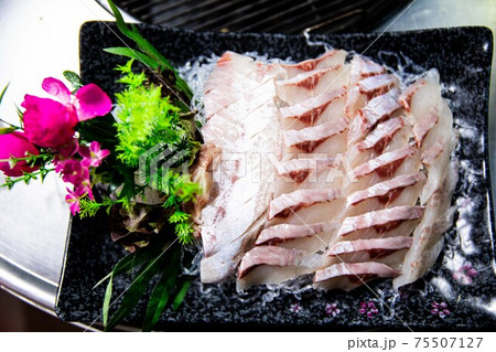 ボラ スライスにカット 花 75507127