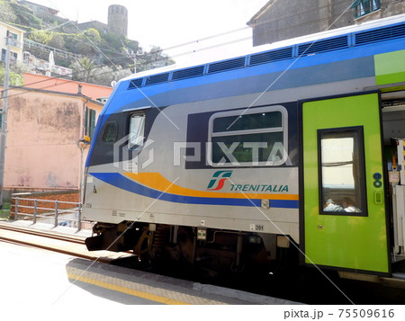 イタリア　トレニタリア　チンクエテッレエクスプレス 75509616